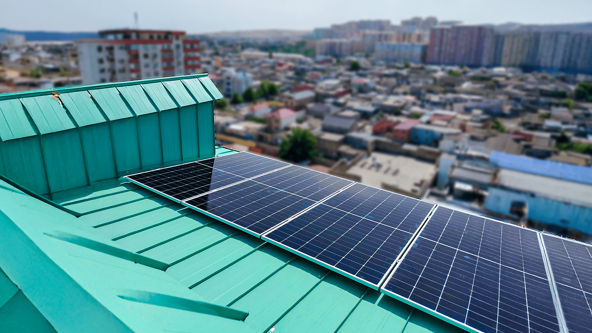 SmartDom üçün 44 Adəd 585V-lıq Günəş Panelindən İbarət On-Grid Günəş Enerjisi Sistem