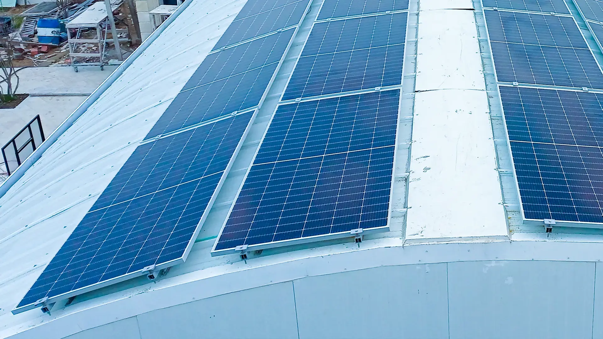 Bakıda Villa üçün 70 kVt-lıq On-Grid Günəş Enerjisi Sistemi – Yüksək Güc, Tam Qənaət