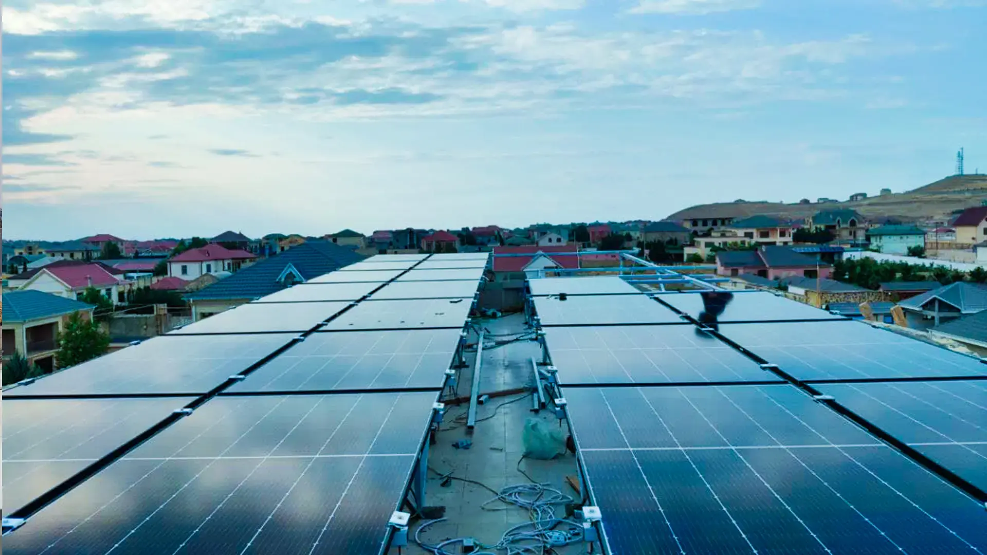 Novxanı Qəsəbəsində 18 kVt-lıq Günəş Enerjisi Sistemi – Elektrik Xərclərinə Qənaət 